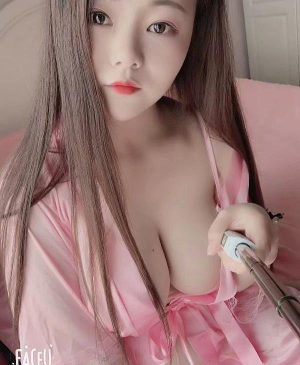 童颜巨乳小轩